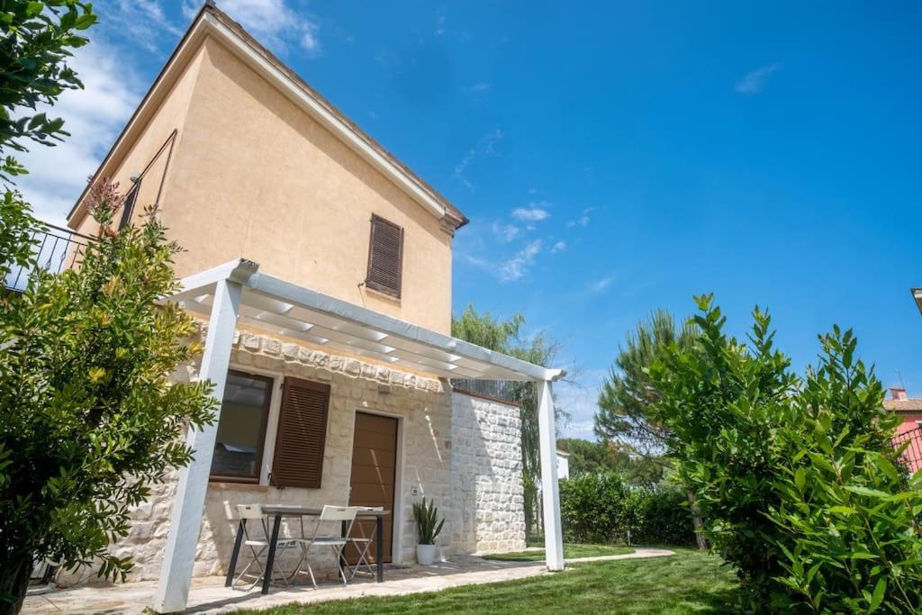Alloggio Incantevole Con Piscina Numana Bagian luar foto
