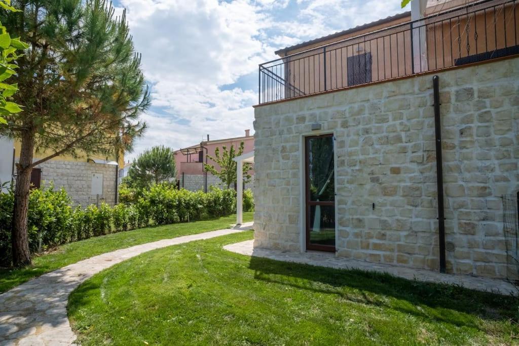 Alloggio Incantevole Con Piscina Numana Bagian luar foto